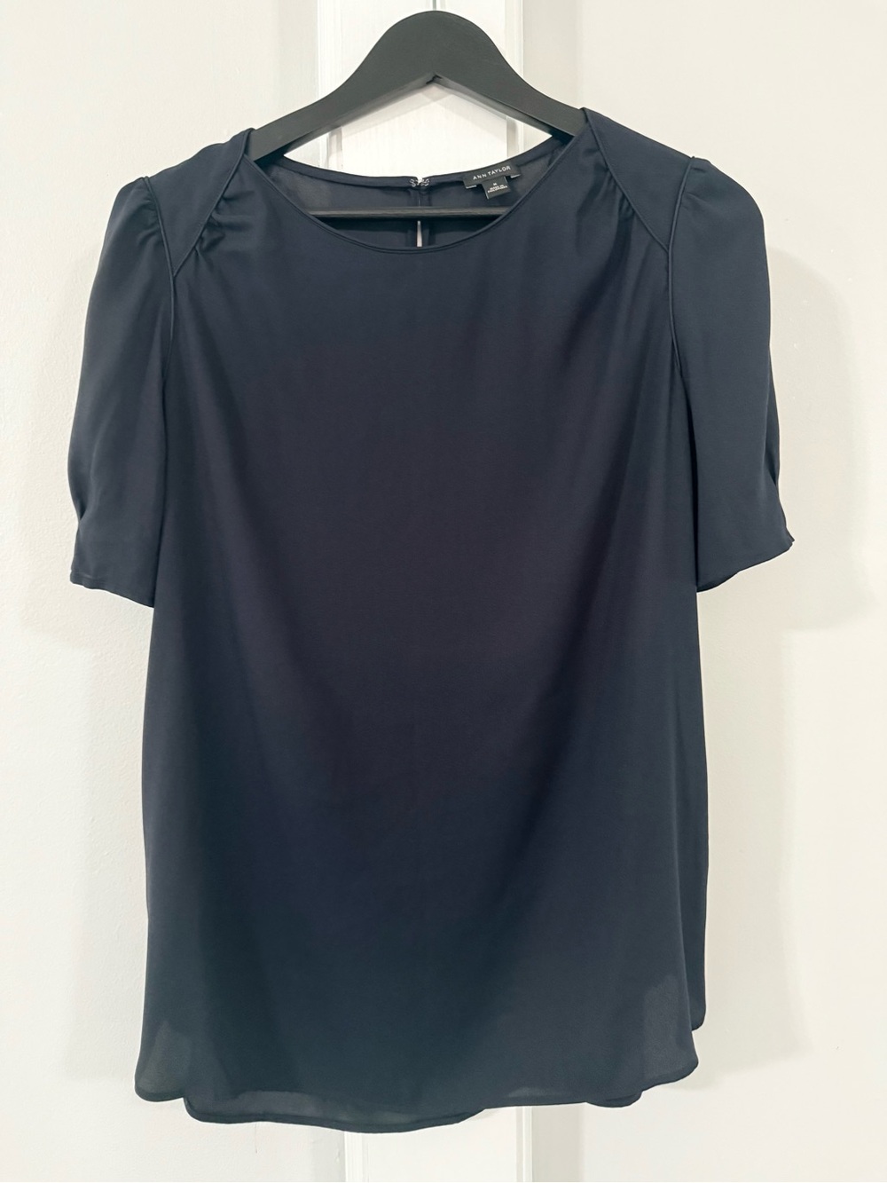 Ann Taylor Navy Short Sleeve Round Neck Blouse